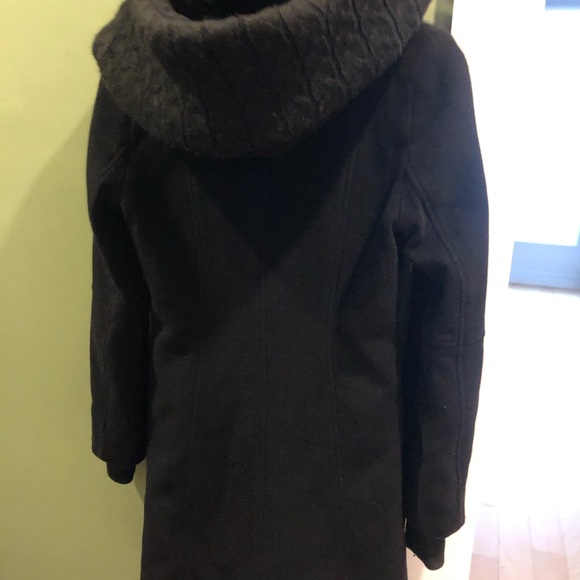 Wool winter coat. Very warm, no fur, city elegant, large hood. - Picture 3 of 12